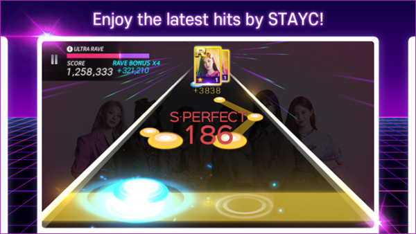 SUPERSTAR STAYC
